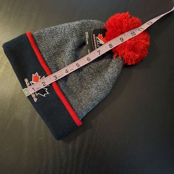 Hockey Canada toque, men's one size fits all, officially licensed mercha… - Picture 10 of 11